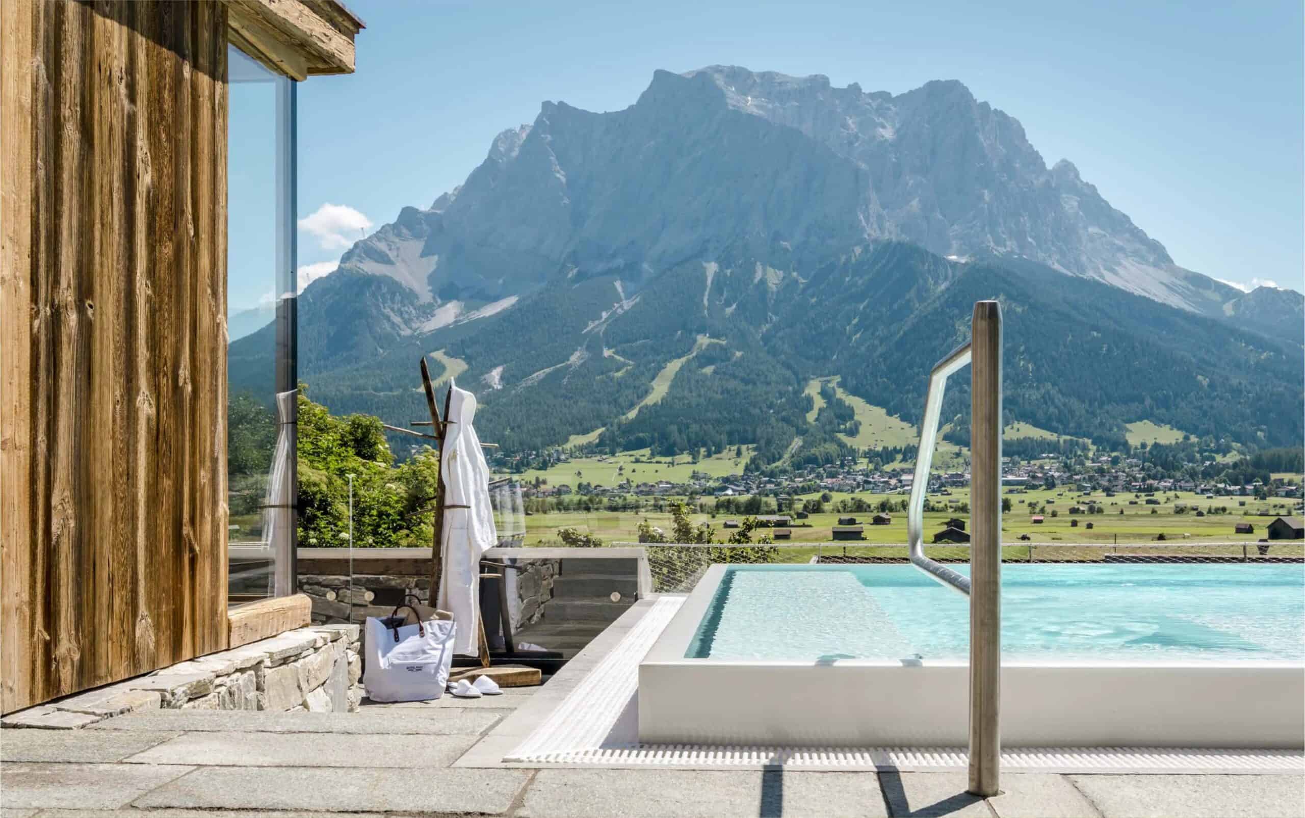 Webcams Alpine Luxury Hotel Post Lermoos 4 S